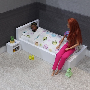 Miniature Dollhouse Bed for 12 inch fashion doll Furniture – 6th Scale – 1:6 scale for doll bedroom – Simple White