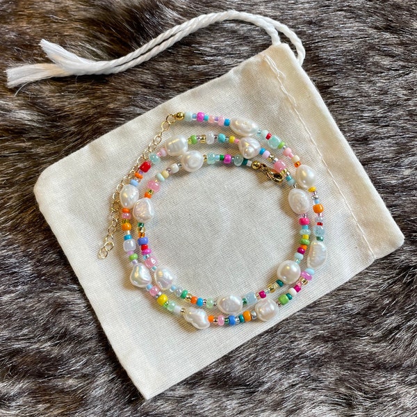 Collier de perles multicolores | Perles d'eau douce | Perles colorées | Fait main | Réglable | Personnalisable