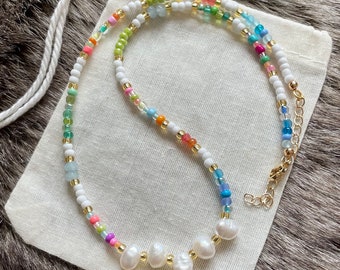 Multicoloured beaded necklace | Freshwater pearls | Gold-plated | Adjustable