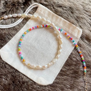 Wielokolorowy naszyjnik z koralików | Naszyjnik z pereł słodkowodnych | Pół na pół | Gwiazda z masy perłowej | Ręcznie robiony