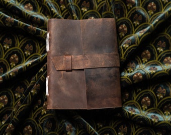 Gepersonaliseerde bruin buffelleer dagboek: handgemaakt notitieboekje met schrijfspreuken