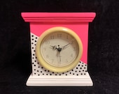Nee wave style mantle clock