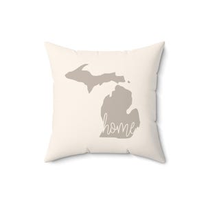 Almofada de pelúcia Michigan State Home, decoração aconchegante para casa, presente para novos proprietários, almofada decorativa rústica, presente de inauguração, almofada quadrada