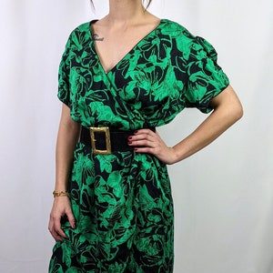 Vintage 1990s 100% silk black and green floral print wrap chic cocktail dress size S/M