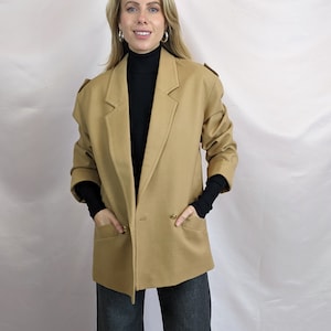 True vintage 1990s wool blend beige camel minimalist essential classic oversize boxy blazer size M