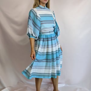 True vintage 1980s striped blue white gray pastel midi belted mod dress puff sleeves chic casual smart size S