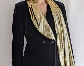 Vintage 2000s / 1990s black velvet luxurious blazer with silk gold lamé scarf detail chic elegant by Byblos size S/M