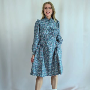 80s vintage Laura Ashley mini smock floral dress/ puffy sleeves/ high neck/ pockets/ girly/ cotton/ all seasons/ romantic size / colourful S