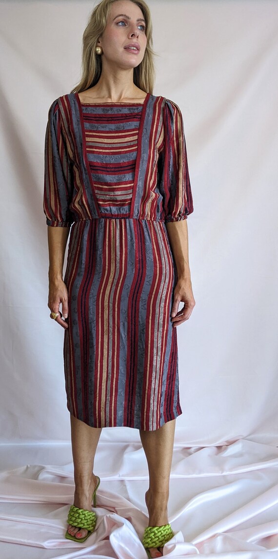 True vintage 1970s satin finish striped midi visc… - image 4