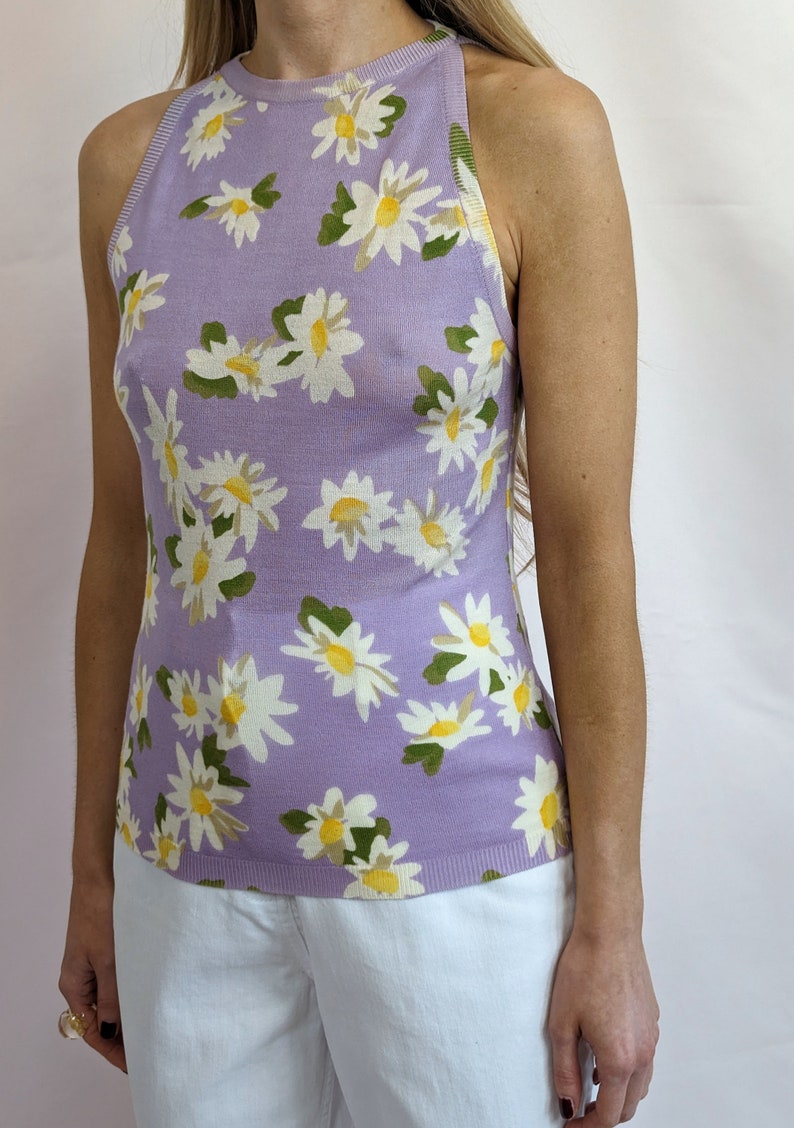 True vintage Y2K 2000s Moschino 100% wool lilac sleeveless top with floral daisy pattern quirky cute pastel chic size S/ XS image 7