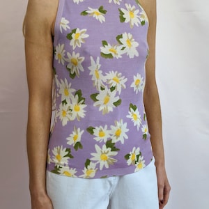 True vintage Y2K 2000s Moschino 100% wool lilac sleeveless top with floral daisy pattern quirky cute pastel chic size S/ XS image 3