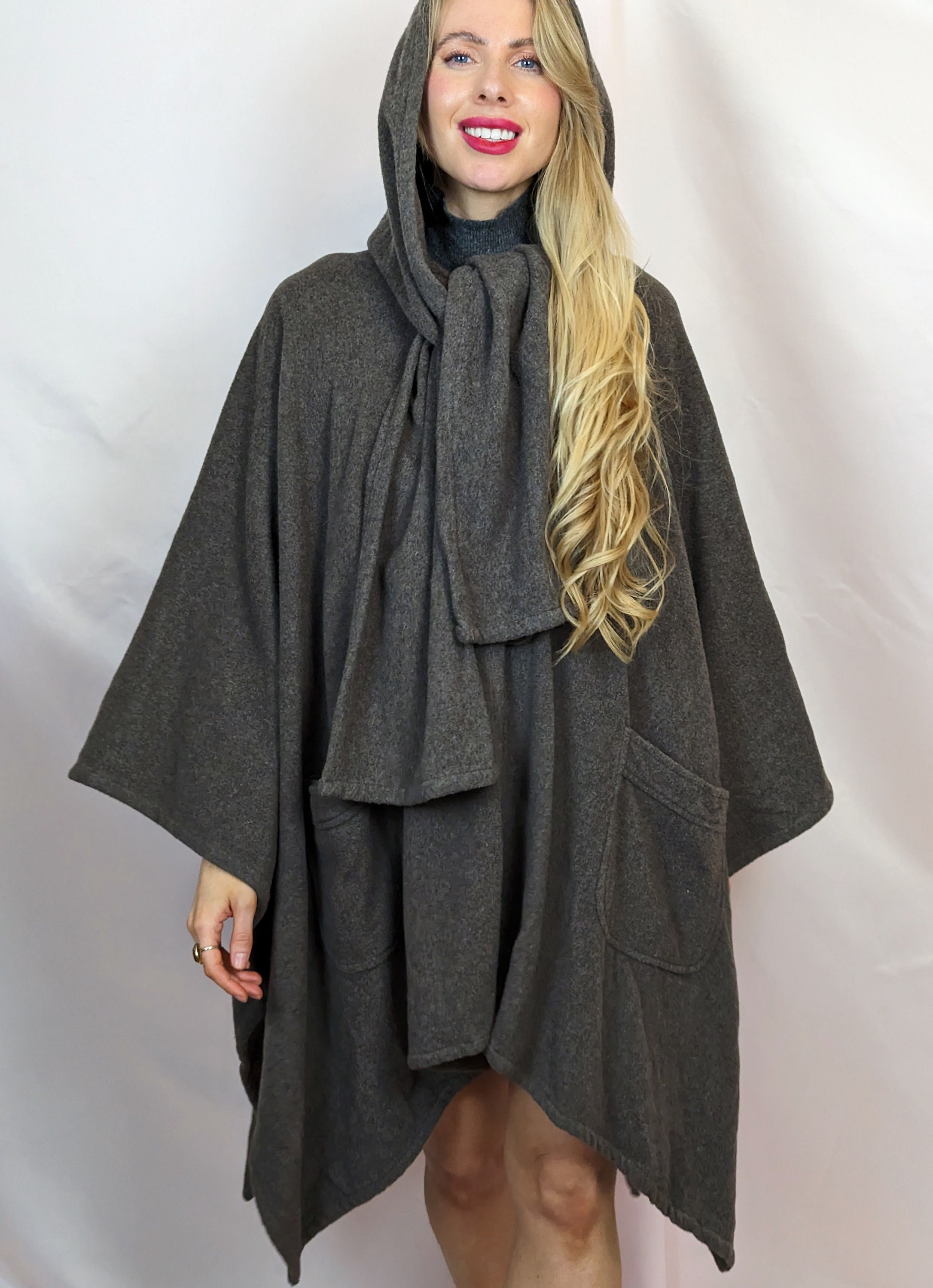 Good Grief Fringe Poncho Cape F Gray 21-010-560-2021-1-0