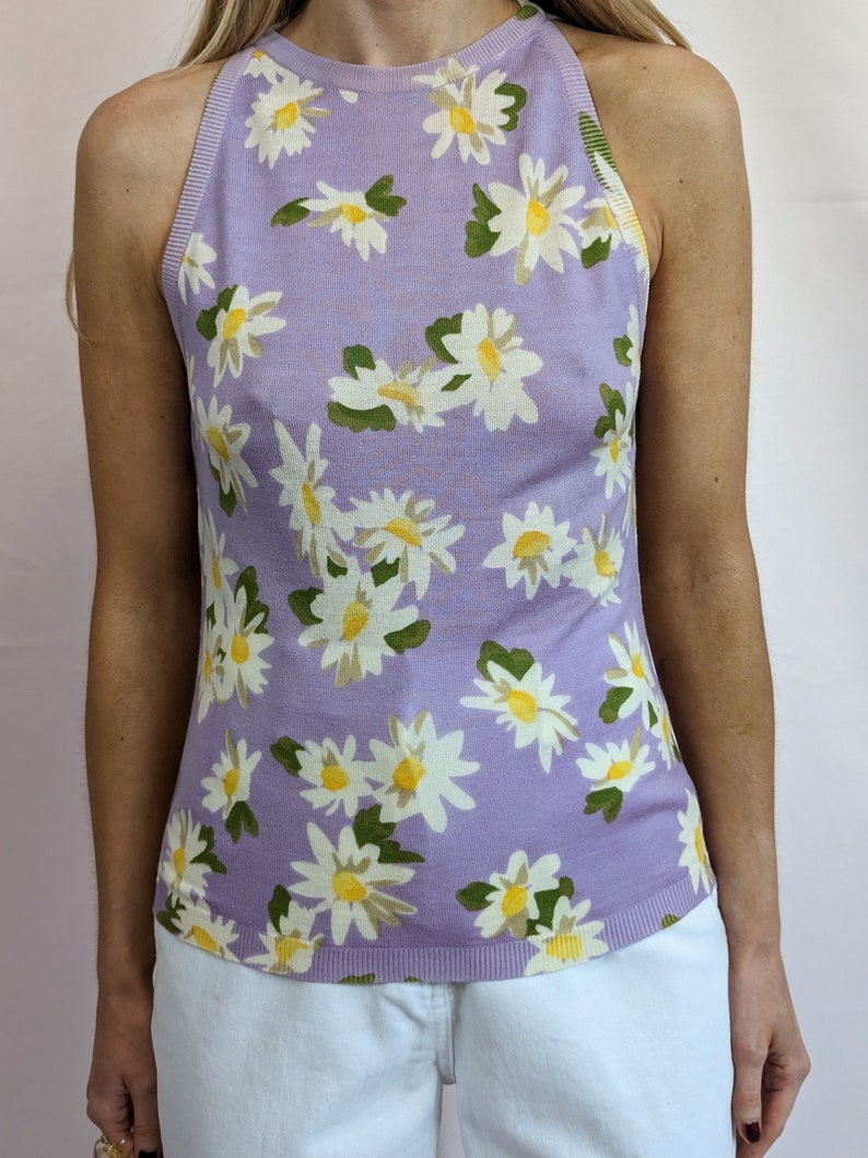 True vintage Y2K 2000s Moschino 100% wool lilac sleeveless top with floral daisy pattern quirky cute pastel chic size S/ XS image 4