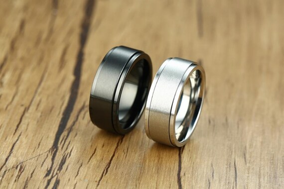 Valentine gift Black Silver Color Spinner Ring for Men Stress Release Accessory Classic Stainless Steel Wedding Band Casual Sport Jewelry