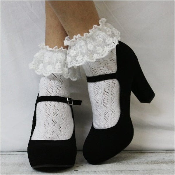 RUFFLES crochet lace ankle socks - White trendy cute lace socks booties, women's hosiery, homemade fashion, frilly