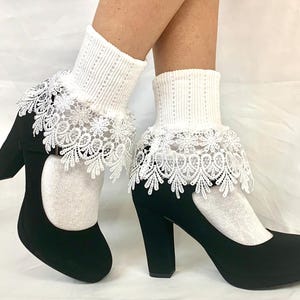 SIGNATURE Spitzensocken - weiß USA MADE, Spitzensocken Babydoll, girly, Damen Strumpfwaren, selbstgemachte Mode, Qualität, Stil, trendy, niedlich