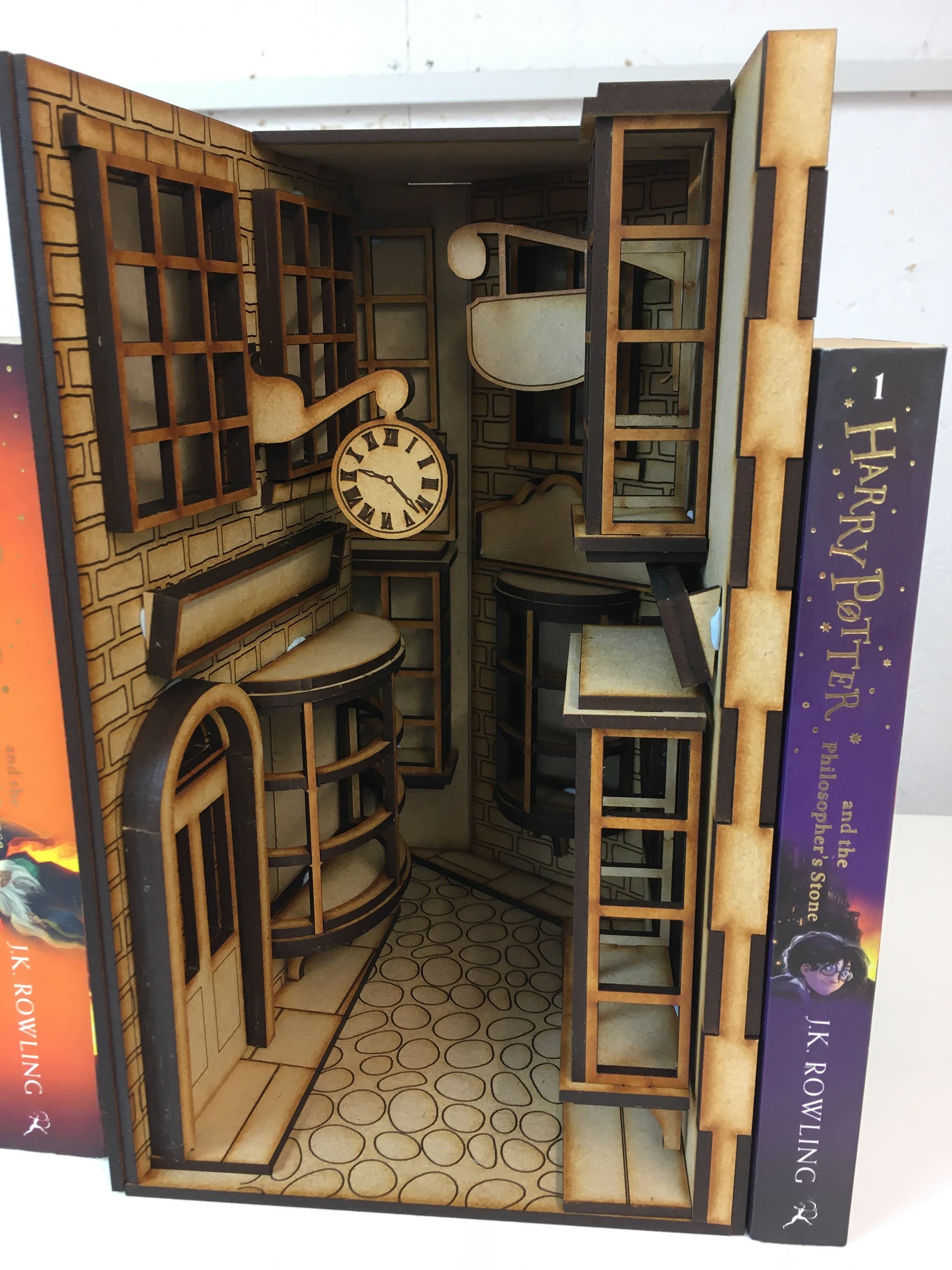 Ron's Magic Mystery Alley Book Nook Shelf Insert Diorama Collectable -   Norway