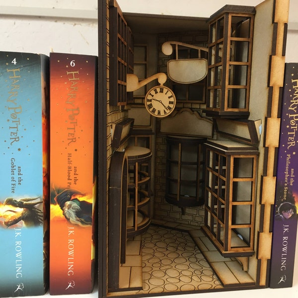 Ron's Magic Mystery Alley Book Nook - Shelf Insert Diorama Collectable