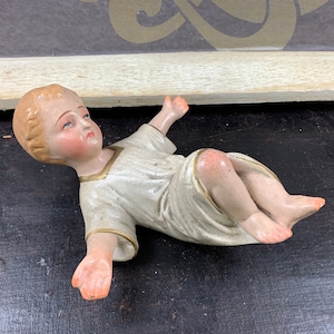 18 cm (7.2 inch) tall Antique plaster hand-painted baby Jesus - for crib - Christmas child
