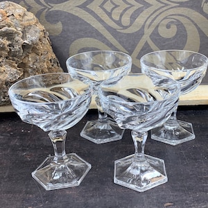 Set of 4 beautiful crystal champagne glasses - vintage - excellent condition - DVSKRIS