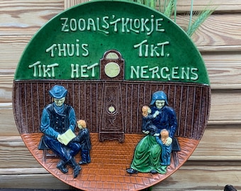 Large porcelain decorative plate with relief print and a Dutch saying - 1960s - 32 cm - country kitchen decoration
