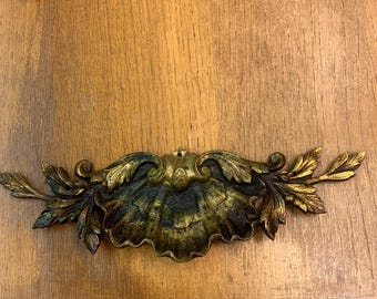 Vintage Rococo Brass Furniture Pediment – Ornate Louis XV Style Decorative Mount – Antique Gilt Wall or Cabinet Ornament
