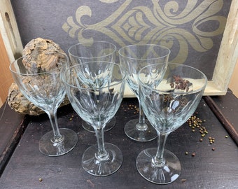 Set of 5 beautiful red wine glasses - vintage - excellent condition - DVSKRIS