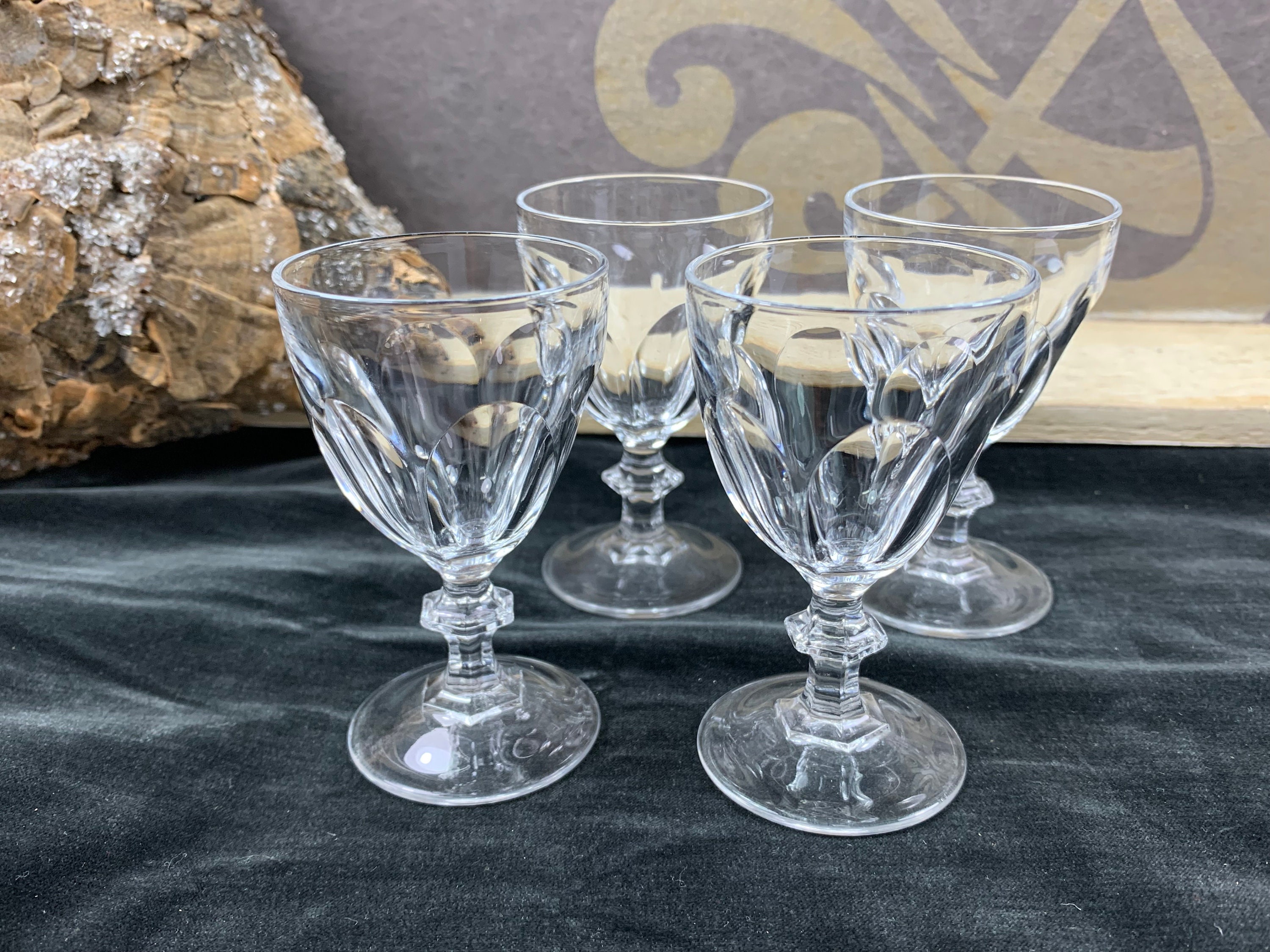 Set of 4 beautiful crystal shot glasses - vintage - excellent condition - DVSKRIS