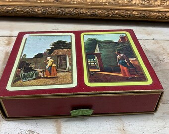 Very nice box with vintage playing cards - full game in good condition