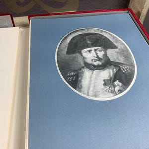 Deluxe-Karte Napoleon Bonaparte 1955 – Club du Livre d’Histoire/nummerierte Ausgabe/Samtbox/seltene französische Ausgabe/französische historische Ausgabe