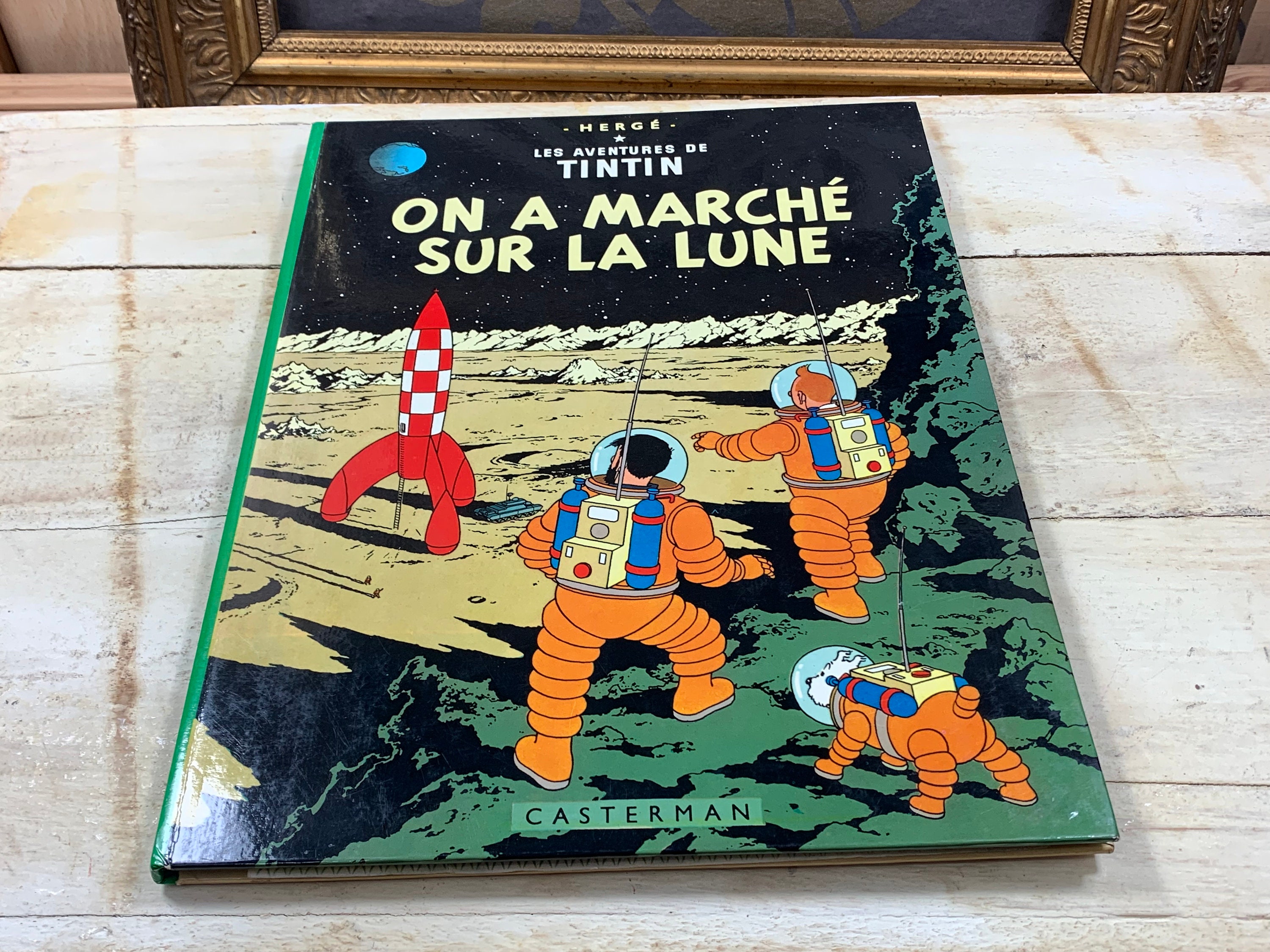 Les aventures de Tintin : Objectif Lune suivi de On a marché sur