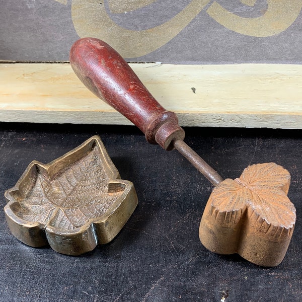 Antique iron flower tool - 2 beautiful stamps - flower maker tool - different shape - flower making tools
