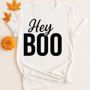 Hej BOO Halloween-tröja design söt fetstil rolig höstfest-tröja enkel design Halloween PNG sublimering SVG