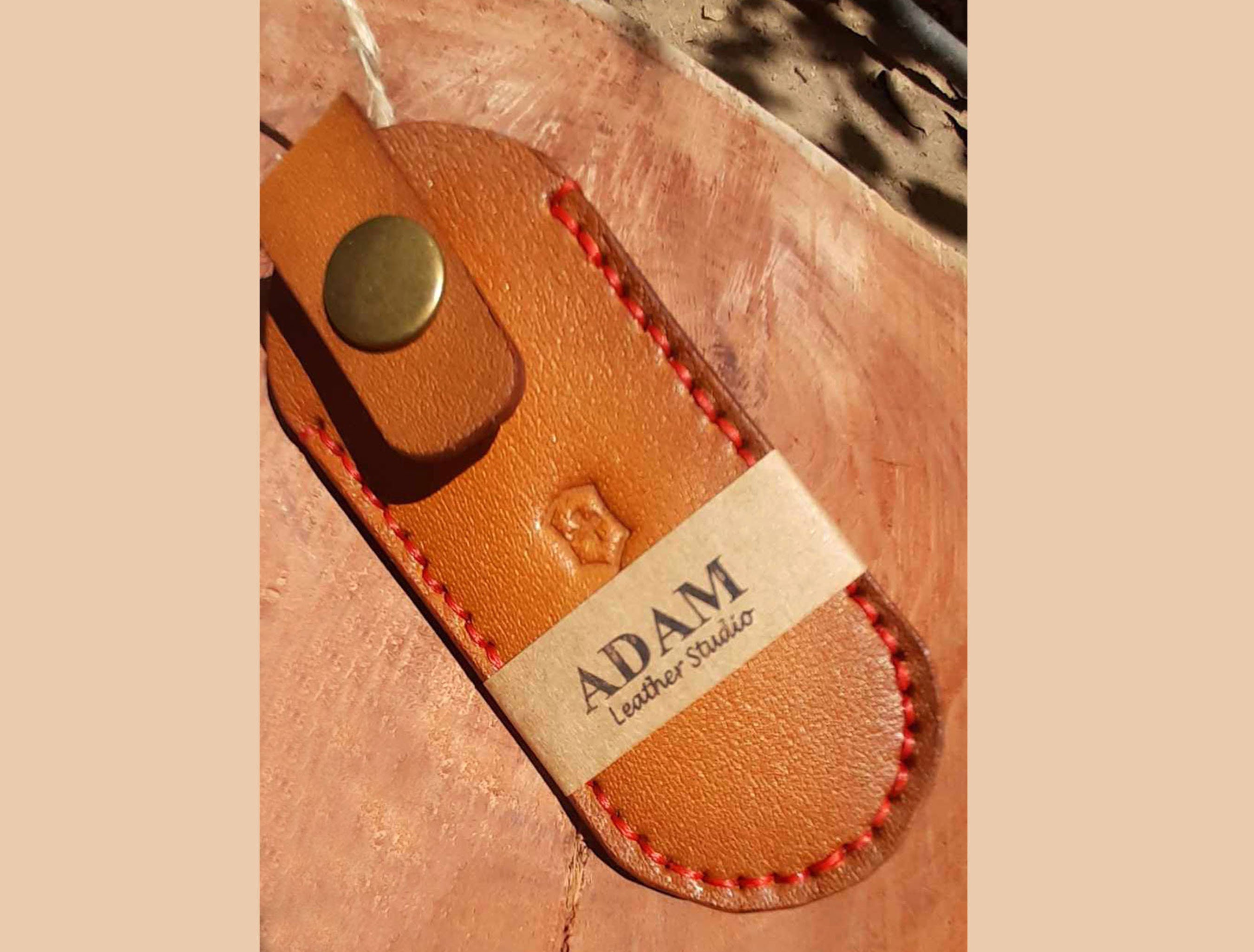 Vegetable Tanned Leather Belt Sheath for Victorinox Swiss Army Knife