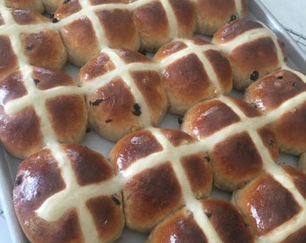 Easter Cakes, Hot cross buns