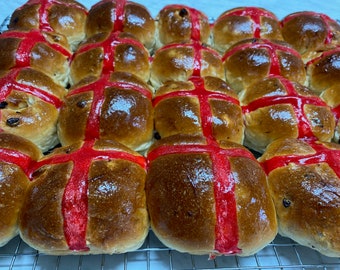 St George fruit Bun, bread roll.