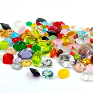 AAA Grade Semi Precious Mix Edelstein Lot Erstaunliche Mix Form facettierte geschnittene lose Edelsteine beliebter Edelstein für die Schmuckherstellung