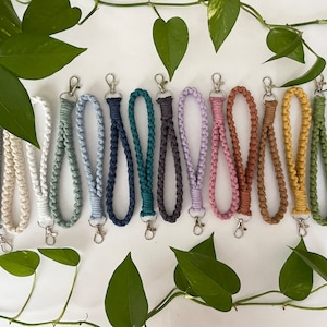 Llavero de macramé para la muñeca/clip para bolso/clip para billetera/estilo bohemio/accesorios para llaves/regalo para ella/accesorios de otoño/minimalista