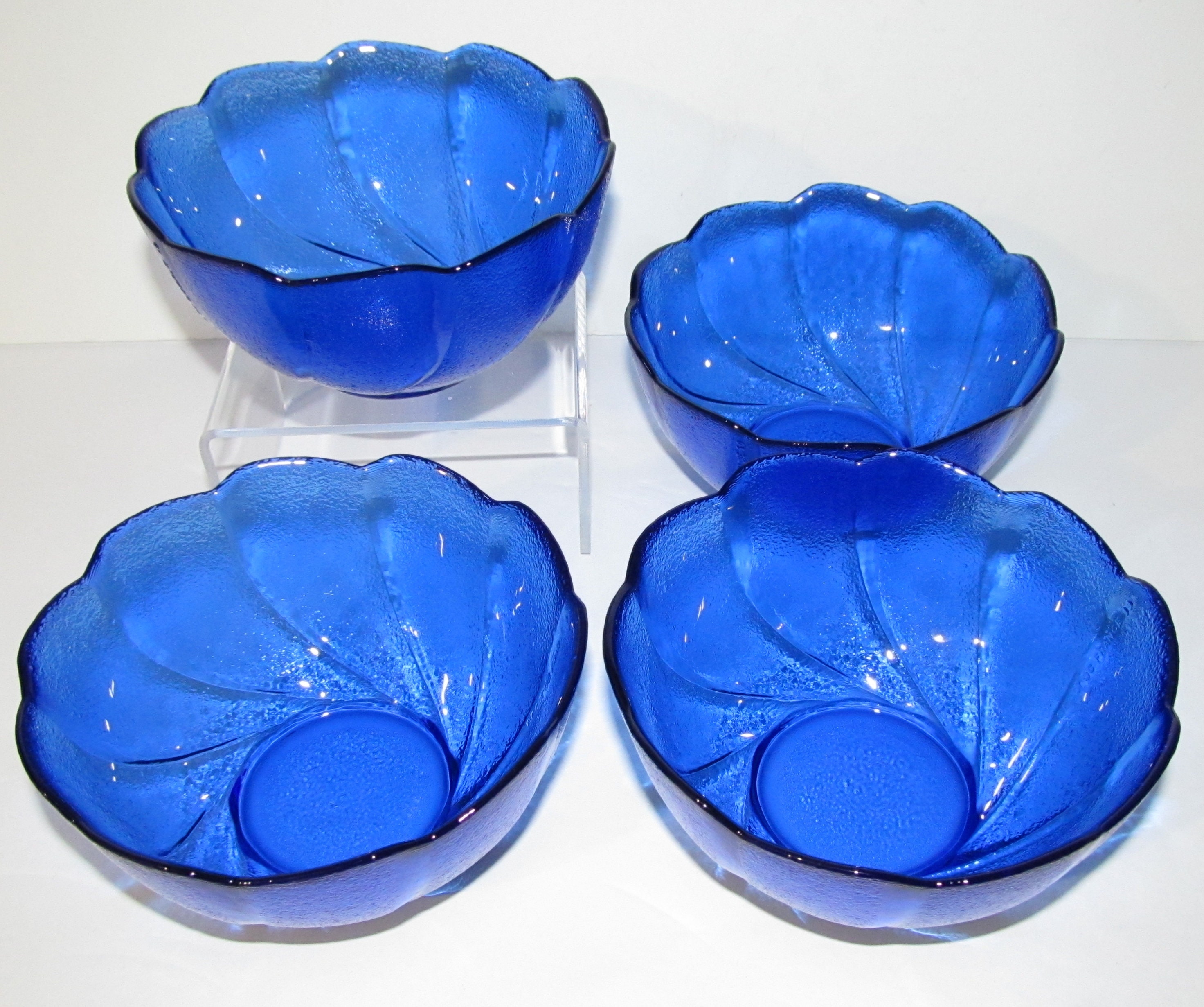 Vintage Indonesia Glass Nesting Bowl Set, 4 Serving Bowls, Swirl Flower,  Swirl Swoosh Pattern, Retro Snack Bowls, Clear Glass, Dinner Party 