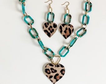 Turquoise and Cheetah Print Heart Jewelry Set, Turquoise Tortoiseshell Chain Chunky Necklace, Heart Dangle Earrings, Jewelry Gift for Her