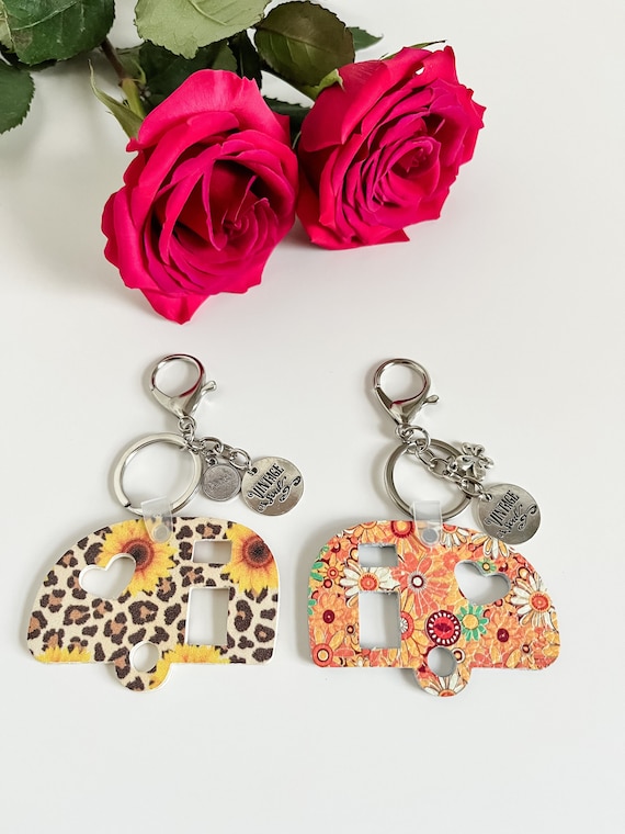 Vintage Camper Bag Flair Purse Charm, Glamping Gifts, Vintage Soul Keychain, Retro Airstream Camper Keychain, Daisy Sunflower Accessories