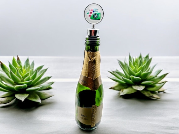 Retro Camera Wine Bottle Stopper, Gift for Wine Enthusiast, Gift for Photographer, Boho Barware
