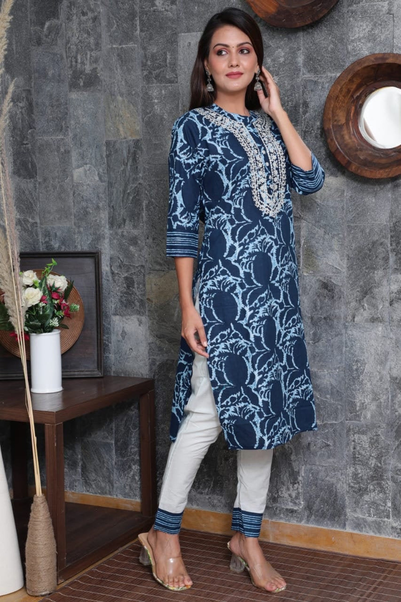 Share 83+ plain kurti with designer dupatta - thtantai2