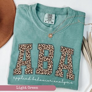 Comfort Colors®, Leopard ABA Therapy, Applied Behavior Analyst Shirt, ABA Therapist Shirt, ABA Teacher Shirt, Teacher Shirt, bild 6