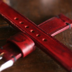 Handmade Leather Watch Strap – 18mm – Vegetable Tanned – Red Brown