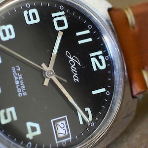 Vintage swiss-made military style watch - Classic Men&#39;s Timepiece With Durable Design