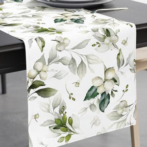 Elegant Christmas Table Runner Mistletoe Botanical Tablerunner Housewarming Gift White Berry Floral Buffet Cloth Classic Xmas Green Foliage