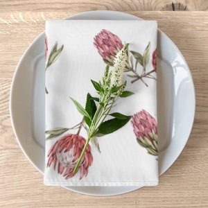 South African Protea Napkins, Set of 4, Tropical Table Linen, Boho Home Decor, Housewarming Gift, Fabric Serviettes, Protea Kitchen Tea Gift