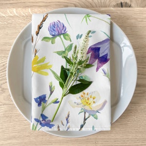 Summer Flowers Napkins Set of 4, Farmhouse Floral Serviettes, Blue Yellow Wildflowers Table Linens, Spring Table Linens, Cottagecore Napkin