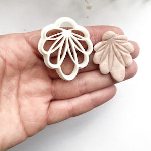 Flower cutter / Polymer clay cutter /  Clay tool • Clay embossed • Embossing cutter / Stamp cutters / Earrings making / Jewellery making